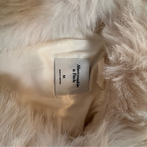 Abercrombie & Fitch Short Faux Fur Coat Medium - Picture 3 of 4